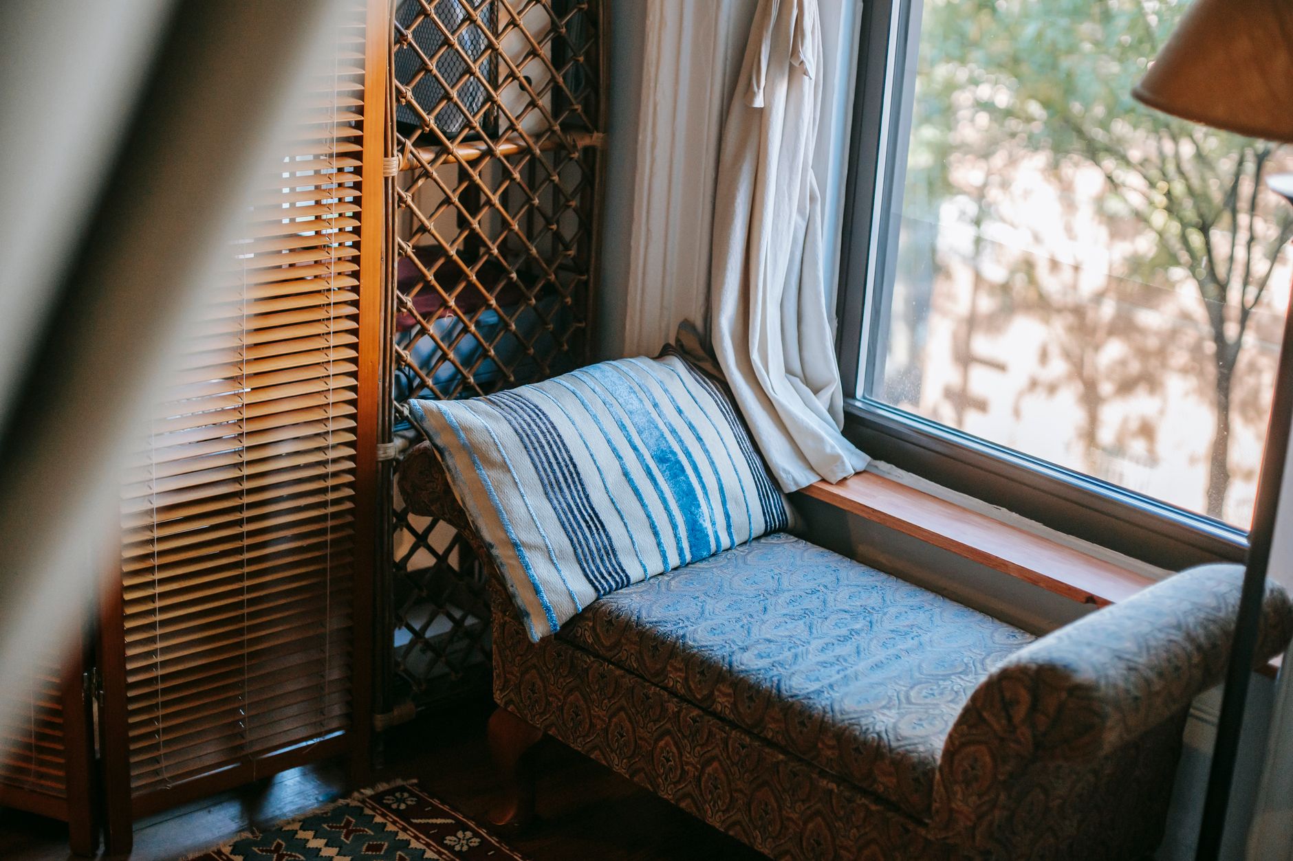 Corner Shelf FAQ - corner shelf ideas for small apartments