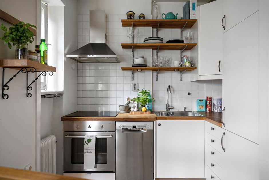 Small apartment kitchen with budget-friendly renter decor updates