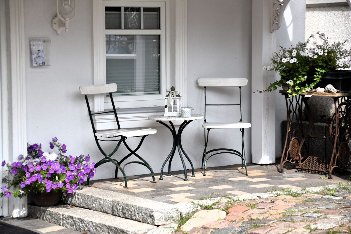 small front porch decor ideas