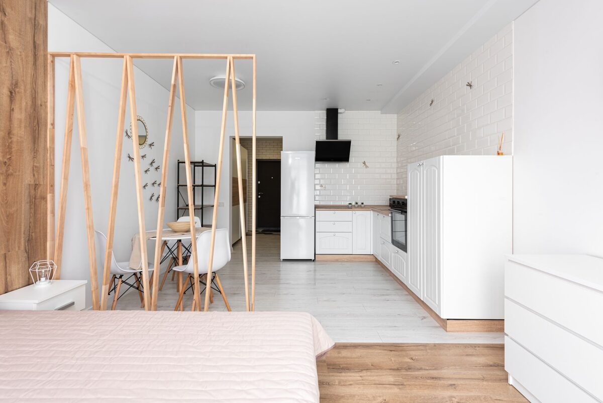 How to Choose a Room Divider for Your Studio - apartment ideas