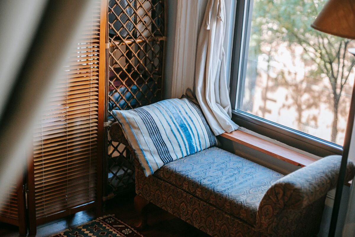 How to Use Any Corner to Build a Cozy Reading Nook - apartment ideas