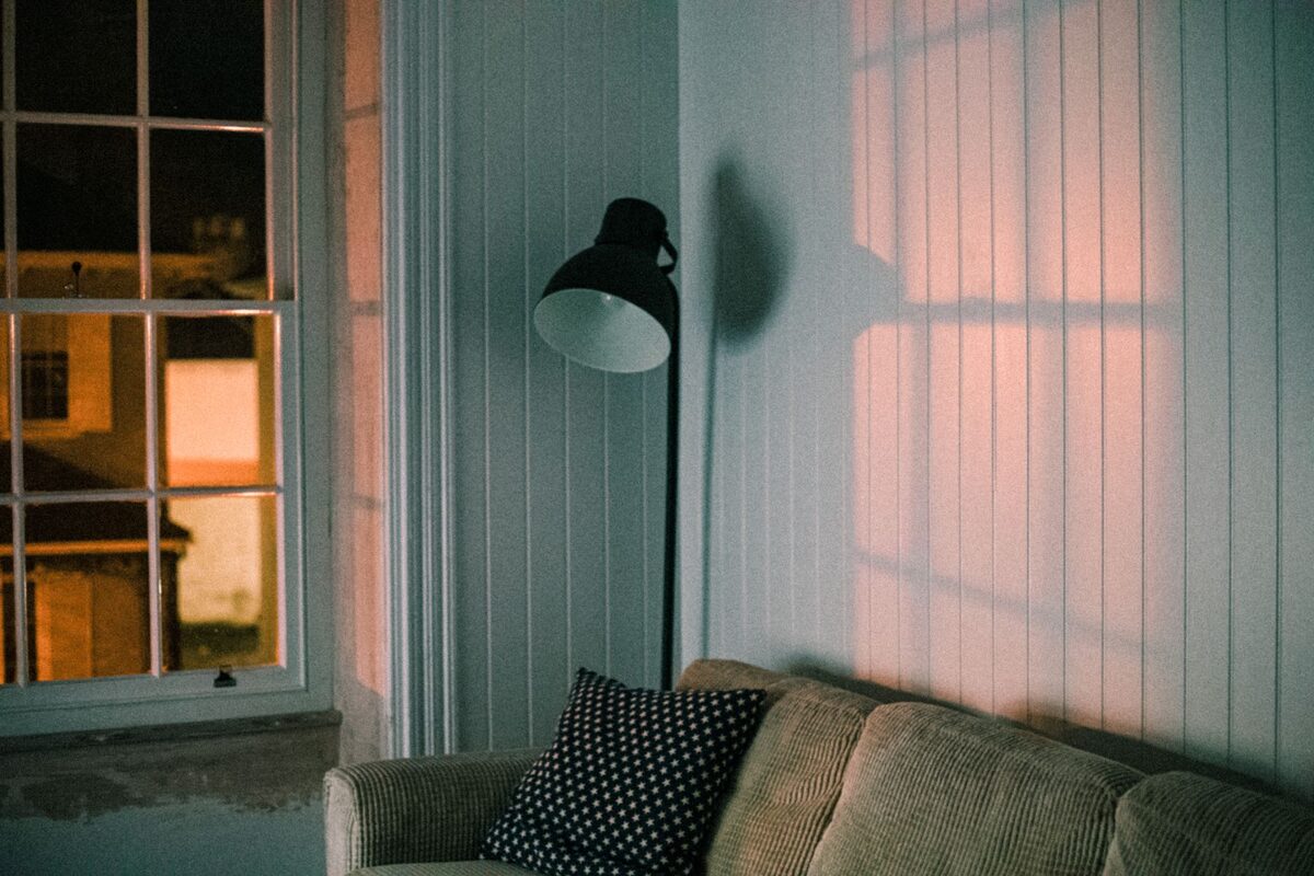 Make Your Office Disappear at 5 PM - apartment ideas